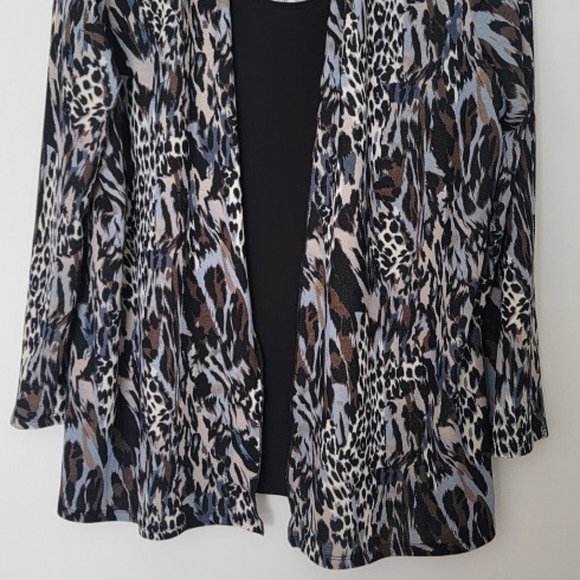 LAURA Abstract PRINT FOOLER TOP = layered Look top - Picture 3 of 4